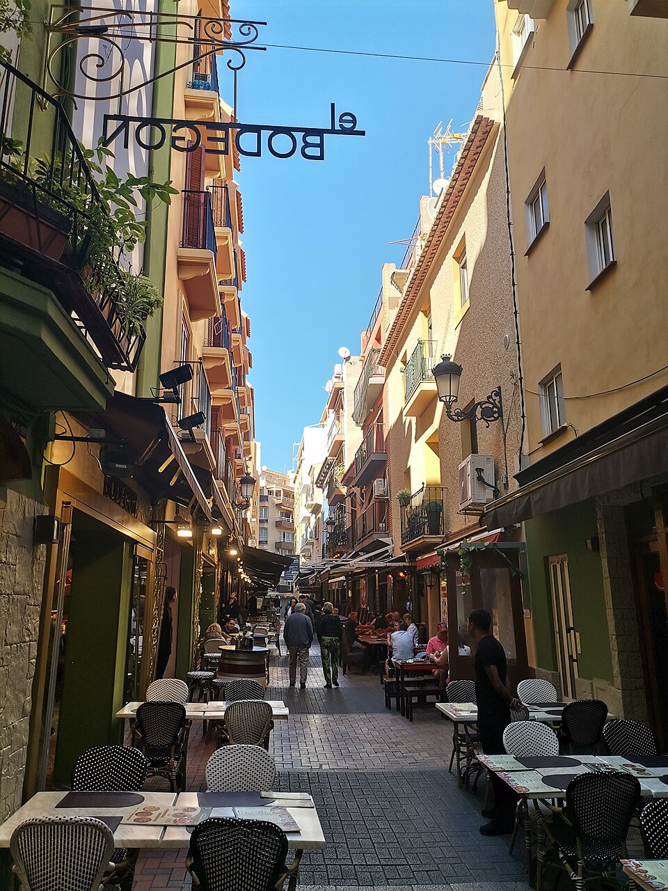 Foto 2 — Benidorm, Alicante (03031)