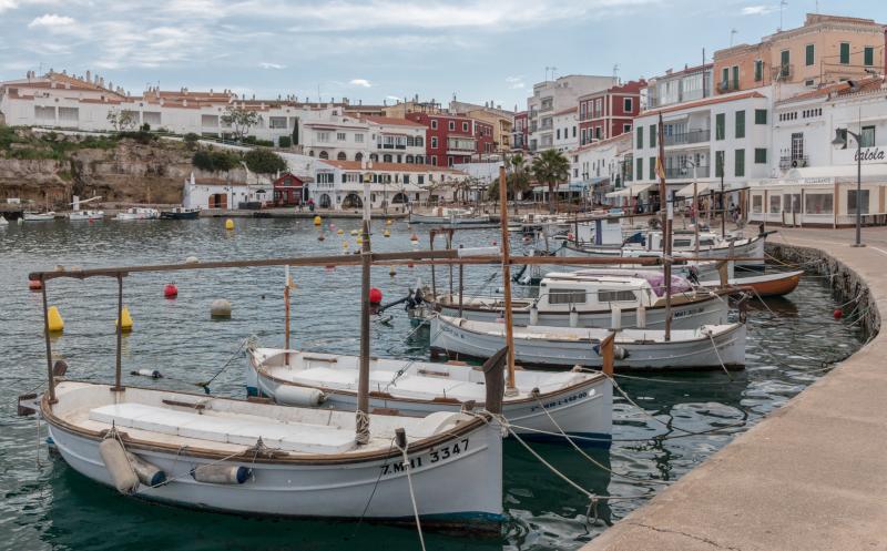 Vista de Castell, Es, Islas Baleares (07720)