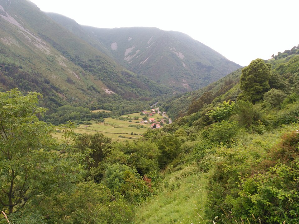 Foto 4 — Belmonte de Miranda, Asturias (33005)