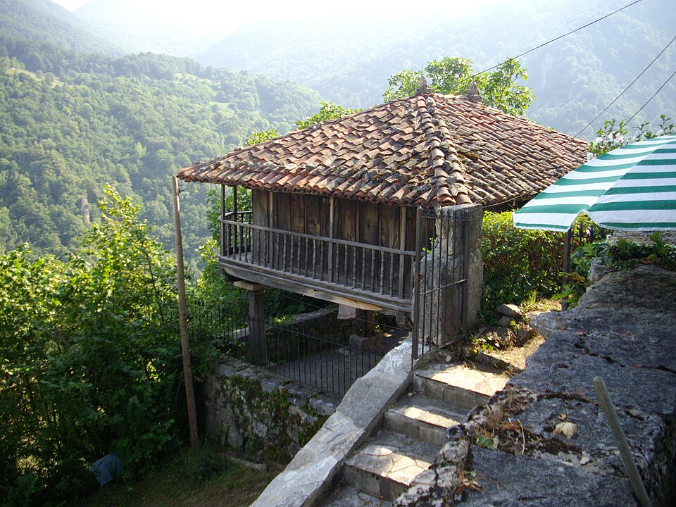 Foto 2 — Cabranes, Asturias (33009)