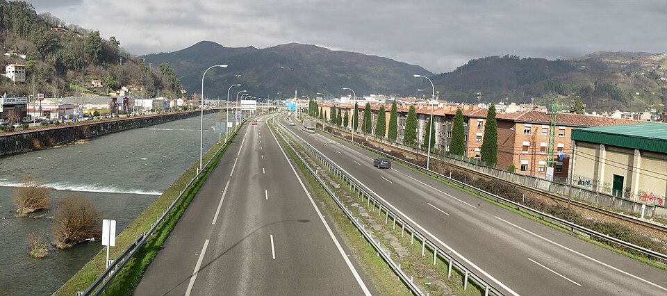 Foto 2 — Mieres, Asturias (33037)